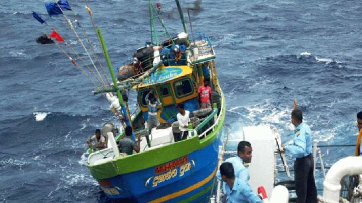 श्रीलंकाई नेवी ने 6 भारतीय मछुआरों को किया गिरफ्तार, बोट भी की जब्त