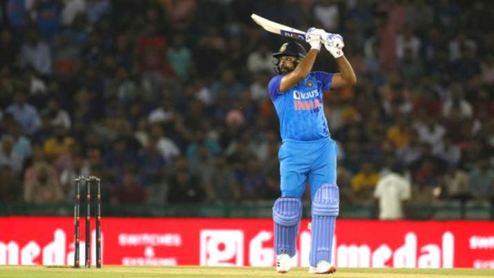 IND vs AUS: रोहित ने कराई टीम इंडिया की वापसी, 1-1 से बराबर हुई टी20 सीरीज