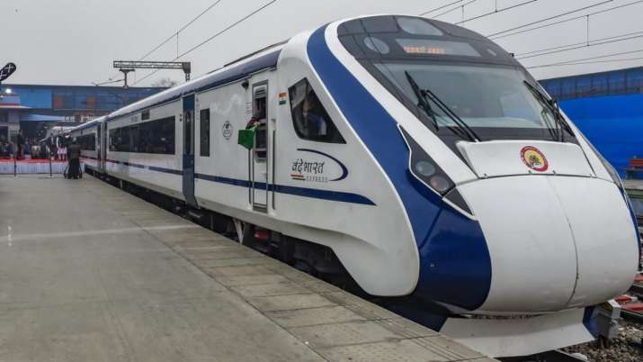 वंदे भारत ट्रेन के लिए इंडियन रेलवे को करने होंगे बड़े बदलाव, जाने लें क्या होगी चुनौती