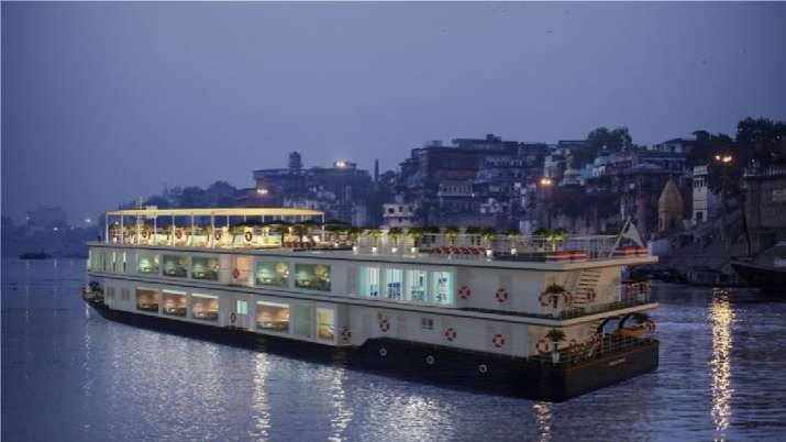 This luxurious river cruise, going to open from Varanasi, will travel 3200 km and visit 50 tourist places