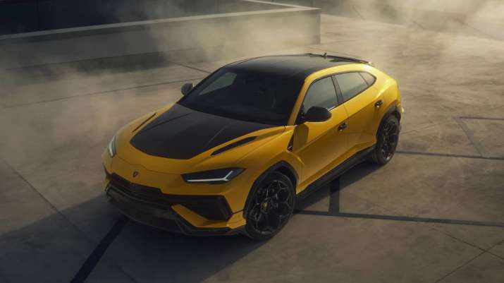 Competition to buy 4 crore Lamborghini in the country, due to this the waiting period increased to one and a half year| देश में 4 करोड़ की लैम्बॉर्गिनी खरीदने की होड़, इसके चलते वेटिंग पीरियड बढ़कर डे
