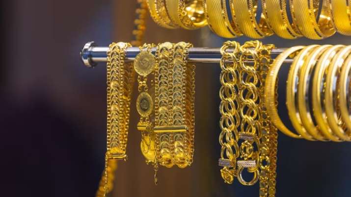 gold-becomes-cheaper-on-akshaya-tritiya-stir-in-the-market-jewelers