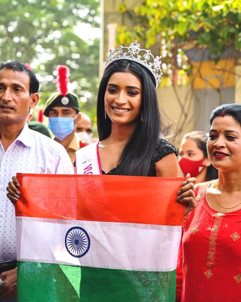 बता दें कि कुछ दिनों पहले ही वीएलसीसी फेमिना मिस इंडिया 2020 के विजेता की घोषणा हुई थी। मान्या सिंह फर्स्ट रनरअप थीं। उनके रियल लाइफ स्ट्रगल की काफी चर्चा हुई। मान्या ने खुद सोशल मीडिया पर अपने संघर्ष की कहानी बयां की थी। 