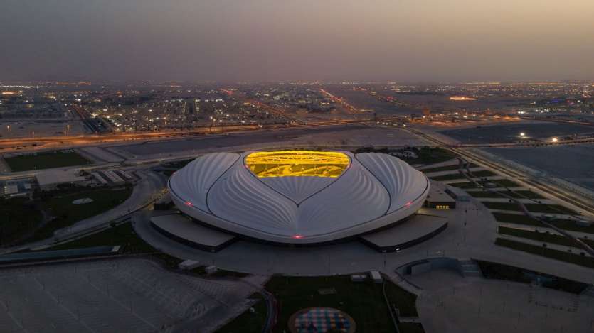 Al Janoub Stadium: अल जनौब स्टेडियम में भी 40000 दर्शक एक साथ मैच का लुत्फ उठा सकते हैं।