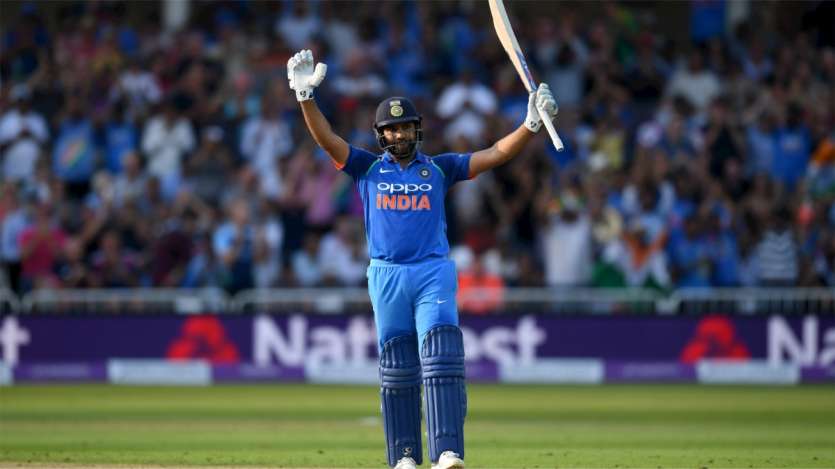 1- भारत के लिए टी20 इंटरनेशनल में सबसे ज्यादा शतक मौजूदा कप्तान रोहित शर्मा ने लगाए हैं। रोहित के नाम इस फॉर्मेट में कुल 148 मैचों की 140 पारियों में 3853 रन दर्ज हैं। उन्होंने T20I में कुल चार शतक लगाए हैं। इस फॉर्मेट में उनका बेस्ट स्कोर है 118 रन। विराट कोहली के बाद वह भारत के लिए टी20 में दूसरे सबसे ज्यादा रन बनाने वाले खिलाड़ी भी हैं।
