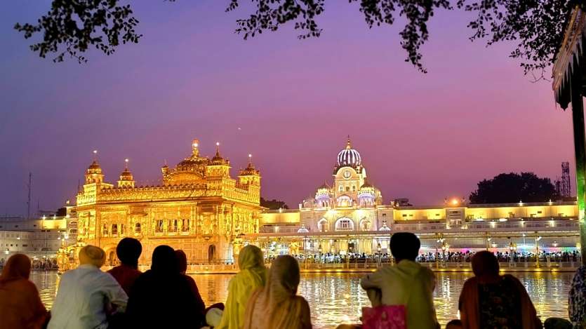 The Golden Temple was also lit up with lights on Thursday during Diwali celebrations and the eve of Bandi Chhor Divas in Amritsar. Devotees lined up to offer prayers here.