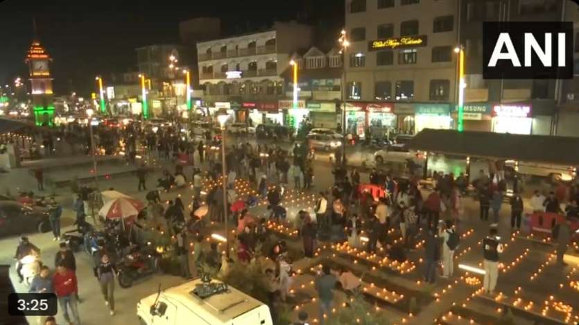 Diwali celebrations continue at Lal Chowk in Srinagar, Jammu and Kashmir. Organised by Pashchimnaya Sharada Peetham, the festival saw participation from both locals and tourists.