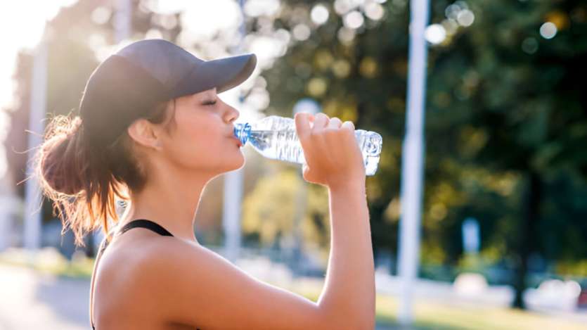 Drinking warm water keeps the body hydrated. Additionally, warm water can help regulate body temperature, allowing the body to function better.
