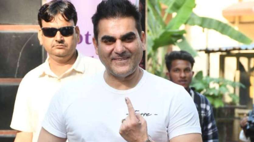 Salman Khan's brother and actor-producer Arbaaz Khan also came to cast his vote. Arbaaz Khan was also captured by the paparazzi outside the Mount Mary polling booth.