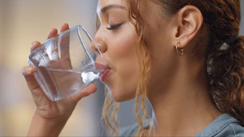 If you want to keep yourself healthy and fit, then drink a lot of water. Drink at least 7 to 8 glasses of water throughout the day. By doing this, the toxins in the body get removed and your body will always remain hydrated. 
