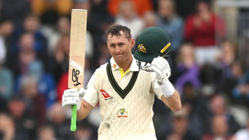 Batsman Australia Marnus Labuschagne juga masuk 5 besar. Dia mencetak 775 run dalam 10 pertandingan Tes melawan India dengan rata-rata 45,58. Rekornya di Optus Stadium sangat mengagumkan. Dia telah mencetak 519 run hanya dalam 3 pertandingan di venue ini dengan rata-rata 103,80. Selama periode ini, ia memiliki tiga abad atas namanya. Skor tertingginya adalah 204 run.