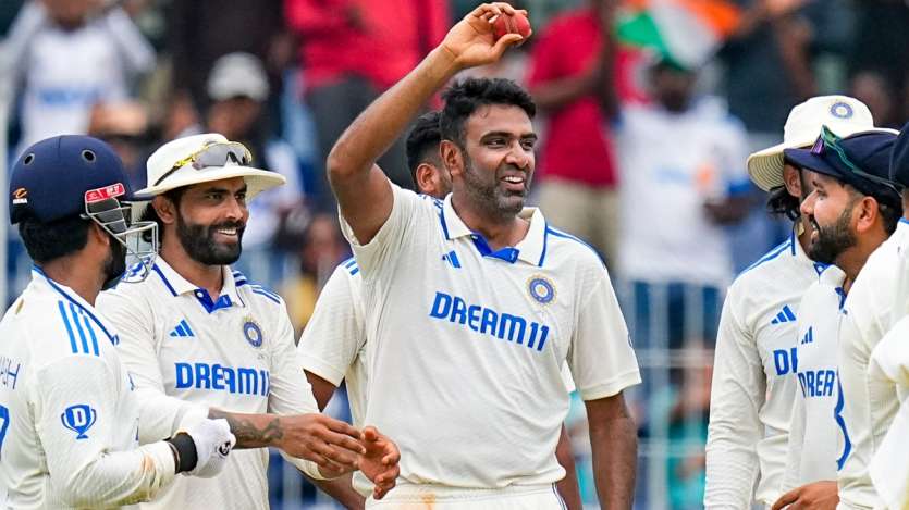 भारत के अनुभवी आफ स्पिनर रविचंद्रन अश्विन ने ऑस्ट्रेलिया के खिलाफ टेस्ट सीरीज के बीच में क्रिकेट से तुरंत प्रभाव से संन्यास लेने का ऐलान करके क्रिकेट जगत को चौका दिया। उन्होंने हालांकि यह भी कहा कि अभी उनके भीतर खेल बाकी है। 38 साल के अश्विन ने भारत के लिये अनिल कुंबले (619 विकेट) के बाद 106 मैचों में सर्वाधिक 537 टेस्ट विकेट झटके। IPL में अगले साल चेन्नई सुपर किंग्स (CSK) के लिये वापसी करने वाले अश्विन क्लब क्रिकेट खेलते रहेंगे।