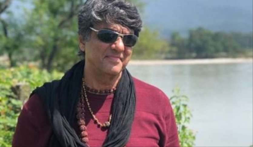 मुकेश खन्ना जो अक्सर अपने बयानों को लेकर चर्चा में रहते हैं। कई लोग उन्हें शक्तिमान के रोल के लिए जानते हैं तो कुछ उन्हें महाभारत में भीष्म पितामह के रोल के लिए पसंद करते हैं। अपने करियर के पीक पर विवादित बयानों के चलते एक्टर ने फिल्मों से दूरी बना ली थी। हालांकि, अब वह शक्तिमान के दूसरे सीजन के साथ कमबैक करने वाले हैं।