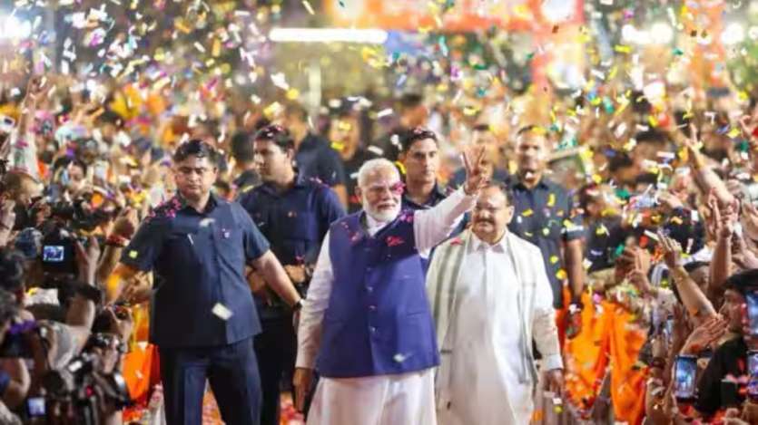 लोकसभा चुनाव 2024 में भाजपा के नेतृत्व वाले एनडीए गठबंधन ने लगातार तीसरी बार बहुमत हासिल किया। जनादेश जीतने के बाद बीजेपी मुख्यालय में पीएम मोदी।