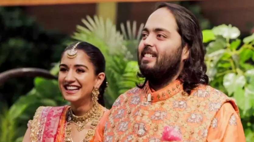8. राधिका मर्चेंट- अंबानी परिवार की नई बहू राधिका मर्चेंट को कौन नहीं जानता। इसी साल मुकेश अंबानी के बेटे अंनत अंबानी और राधिका मर्चेंट की शादी पूरी दुनिया भर में चर्चा का विषय बनी रही। इस शादी में दुनिया भर की महान हस्तियों ने शिरकत की थी। यही वजह है कि इस साल गूगल पर राधिका मर्चेंट का नाम छाया रहा। 8. राधिका मर्चेंट- अंबानी परिवार की नई बहू राधिका मर्चेंट को कौन नहीं जानता। इसी साल मुकेश अंबानी के बेटे अंनत अंबानी और राधिका मर्चेंट की शादी पूरी दुनिया भर में चर्चा का विषय बनी रही। इस शादी में दुनिया भर की महान हस्तियों ने शिरकत की थी। यही वजह है कि इस साल गूगल पर राधिका मर्चेंट का नाम छाया रहा।