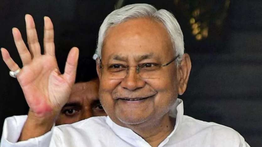2. नीतीश कुमार- बिहार के मुख्यमंत्री नीतीश कुमार इस साल काफी चर्चा में रहे। लोकसभा चुनाव से पहले नीतीश कुमार ने राजद का साथ छोड़कर एनडीए का साथ पकड़ लिया। इसके लिए उन्हें सोशल मीडिया पर काफी ट्रोल किया गया। इसके साथ ही नीतीश कुमार अपने बयानों के चलते भी गूगल पर सर्च किए जाते रहे हैं। 2. नीतीश कुमार- बिहार के मुख्यमंत्री नीतीश कुमार इस साल काफी चर्चा में रहे। लोकसभा चुनाव से पहले नीतीश कुमार ने राजद का साथ छोड़कर एनडीए का साथ पकड़ लिया। इसके लिए उन्हें सोशल मीडिया पर काफी ट्रोल किया गया। इसके साथ ही नीतीश कुमार अपने बयानों के चलते भी गूगल पर सर्च किए जाते रहे हैं।
