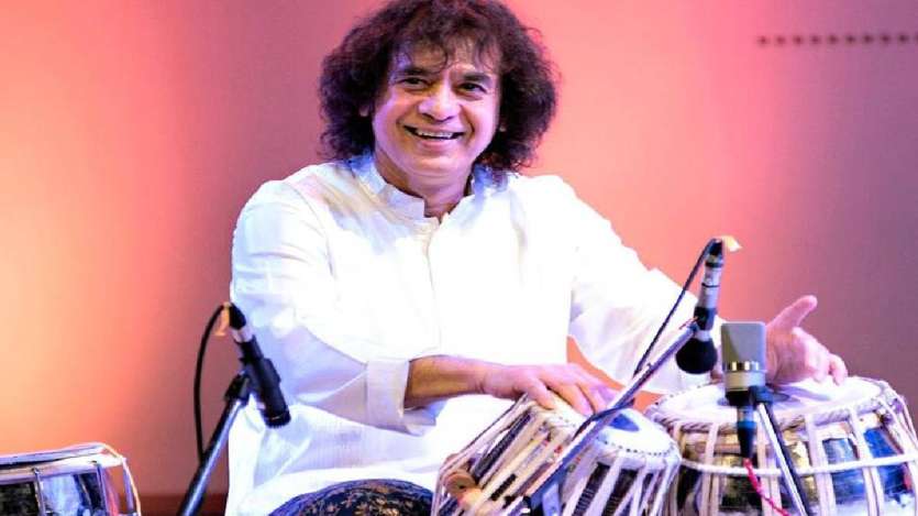 Mari kita ceritakan, konser pertama Ustad Zakir Hussain diadakan ketika ia berumur sebelas tahun, dan itu pun di Amerika, tempat ia menghembuskan nafas terakhirnya. Ia telah menyebarkan karya seninya tidak hanya di India tetapi ke seluruh dunia.