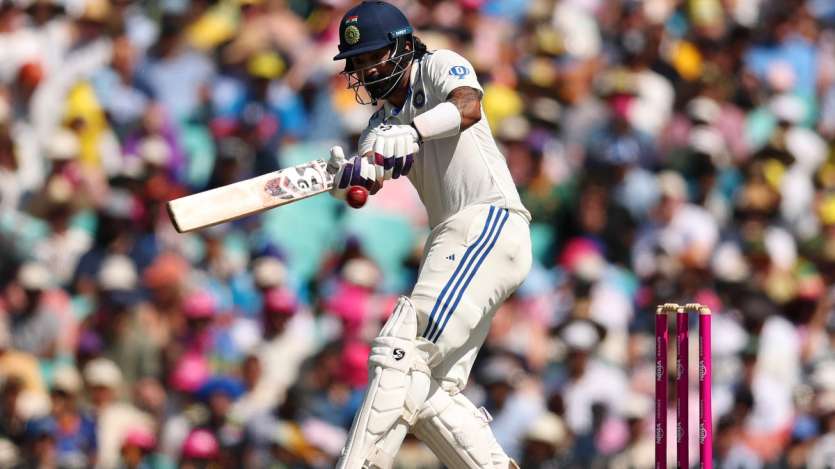 Dalam tur Australia kali ini, KL Rahul tidak mampu menunjukkan banyak kesuksesan dengan pemukulnya, namun meskipun demikian, ia mendapat dua setengah abad dengan pemukulnya. Rahul adalah pencetak gol terbanyak kelima di Border-Gavaskar Trophy 2024-25, mencetak 276 run dalam 10 inning dengan rata-rata 30,67, dan ia juga melakukan 28 four. Dalam tur Australia kali ini, KL Rahul tidak mampu menunjukkan banyak kesuksesan dengan pemukulnya, namun meskipun demikian, ia mendapat dua setengah abad dengan pemukulnya. Rahul adalah pencetak gol terbanyak kelima di Border-Gavaskar Trophy 2024-25, mencetak 276 run dalam 10 inning dengan rata-rata 30,67, dan ia juga melakukan 28 four.