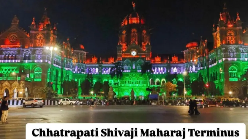 मुंबई के छत्रपति शिवाजी महाराज टर्मिनस को भी गणतंत्र दिवस के अवसर पर तिरंगे की रोशनी से सजाया गया है। इस मौके पर तिरंगे की रोशनी वाली लाइट्स से रेलवे स्टेशन को सजाया गया है। मुंबई के छत्रपति शिवाजी महाराज टर्मिनस को भी गणतंत्र दिवस के अवसर पर तिरंगे की रोशनी से सजाया गया है। इस मौके पर तिरंगे की रोशनी वाली लाइट्स से रेलवे स्टेशन को सजाया गया है।