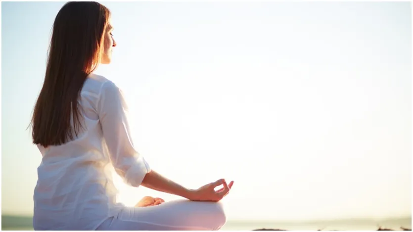 Selain meditasi, yoga juga terbukti efektif mengurangi tingkat stres Anda. Untuk menghilangkan masalah stres atau kecemasan, Anda bisa mengambil bantuan pose yoga seperti Vrikshasana atau Trikonasana. Selain meditasi, yoga juga terbukti efektif mengurangi tingkat stres Anda. Untuk menghilangkan masalah stres atau kecemasan, Anda bisa mengambil bantuan pose yoga seperti Vrikshasana atau Trikonasana.