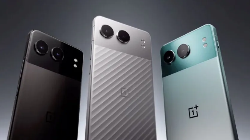 OnePlus Nord 4 को कंपनी ने तीन स्टोरेज वेरिएंट्स- 8GB RAM + 128GB, 8GB RAM + 256GB और 12GB RAM + 256GB में उतारा है। फोन के शुरुआती वेरिएंट की कीमत 29,999 रुपये है और इसका टॉप वेरिएंट 35,999 रुपये में आता है। इस फोन को तीन कलर ऑप्शन- Mercurial Silver, Oasis Green और Obsidian Midnight में खरीदा जा सकता है।
