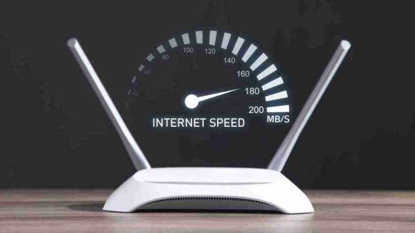 Kebanyakan orang menggunakan Wi-Fi hanya agar mereka bisa mendapatkan akses ke internet berkecepatan tinggi. Namun, terkadang bahkan setelah menginstal WiFi, kecepatan Internet menjadi seperti lalu lintas penyu. Dalam situasi seperti ini, pekerjaan kita juga terhenti dan suasana hati kita juga mulai memburuk. Kebanyakan orang menggunakan Wi-Fi hanya agar mereka bisa mendapatkan akses ke internet berkecepatan tinggi. Namun, terkadang bahkan setelah menginstal WiFi, kecepatan Internet menjadi seperti lalu lintas penyu. Dalam situasi seperti ini, pekerjaan kita juga terhenti dan suasana hati kita juga mulai memburuk.