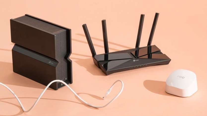 Jika Anda telah mendaftar untuk paket berkecepatan tinggi dan mendapatkan kecepatan lambat, coba atur ulang WiFi Anda sekaligus. Terkadang itu mulai menimbulkan masalah karena berjalan terus menerus. Anda akan menemukan tombol di bagian belakang router untuk mengatur ulangnya. Dengan menekan tombol ini Anda dapat mengatur ulang router Anda. Jika Anda telah mendaftar untuk paket berkecepatan tinggi dan mendapatkan kecepatan lambat, coba atur ulang WiFi Anda sekaligus. Terkadang itu mulai menimbulkan masalah karena berjalan terus menerus. Anda akan menemukan tombol di bagian belakang router untuk mengatur ulangnya. Dengan menekan tombol ini Anda dapat mengatur ulang router Anda.