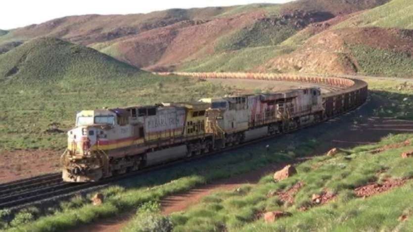 Kereta Bijih Besi BHP merupakan jalur penyelamat perekonomian Australia, mengangkut bijih besi dari tambang Pilbara ke Port Hedland untuk diekspor. Minyak mentah yang diekspor merupakan komponen utama produksi baja global dan memberikan kontribusi signifikan terhadap pertumbuhan ekonomi Australia.