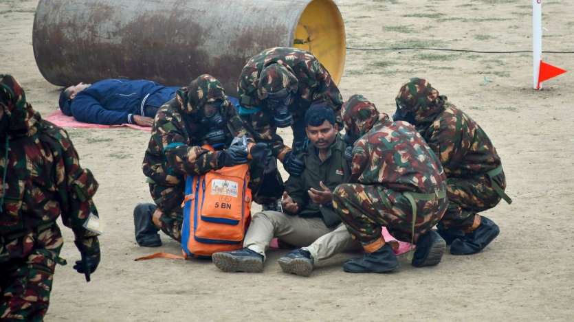 इसके अलावा किसी भी आपात स्थिति से बचने के लिए मॉक ड्रिल भी आयोजित की जा रही है। इस मॉक ड्रिल के जरिए लोगों को आपात स्थिति के समय बचाने की ट्रेनिंग दी जा रही है।
