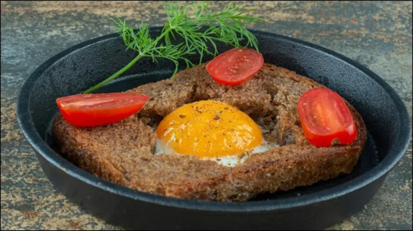 Essa combinação pode ser prejudicial para quem come carnes com ovos. Os ovos contêm proteína e a carne também é uma fonte de proteína. Em tal situação, comer mais proteína pode piorar a digestão. 