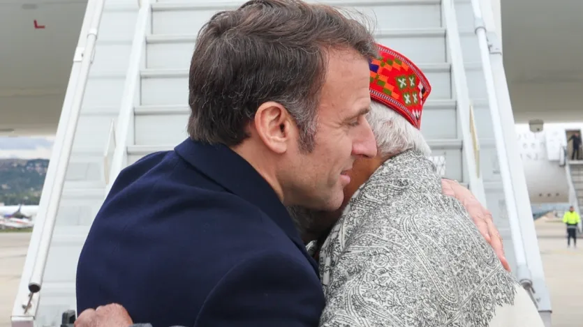 O presidente francês Macron abraçou o primeiro -ministro Modi e saiu. PM Modi escreveu em 'x', O presidente francês Macron abraçou o primeiro -ministro Modi e saiu. PM Modi escreveu em 'x',