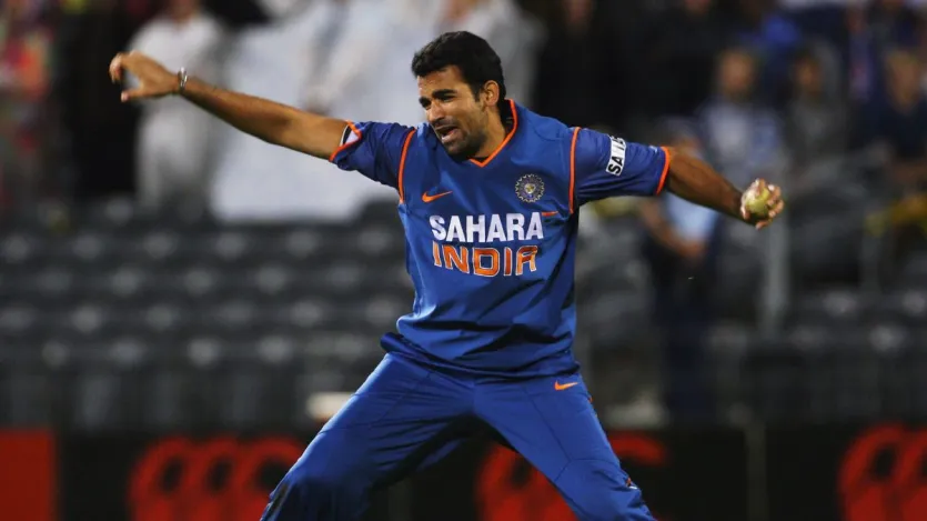 O ex -jogador rápido do Indian Fast Zaheer Khan é nomeado em segundo lugar nesta lista. Ele levou 15 postigos em 9 partidas no troféu dos Campeões e sua taxa de economia neste torneio foi de 4,60. O ex -jogador rápido do Indian Fast Zaheer Khan é nomeado em segundo lugar nesta lista. Ele levou 15 postigos em 9 partidas no troféu dos Campeões e sua taxa de economia neste torneio foi de 4,60.