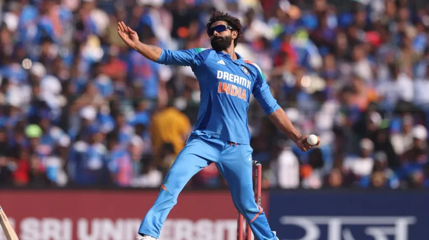 Ravindra Jadeja está no topo da lista de jogadores que levam mais wickets para a Índia no troféu History of Champions. Jadeja levou o maior número de 16 postigos para a Índia em 11 partidas neste torneio. Durante esse período, seu melhor desempenho foi 5/36. Ravindra Jadeja está no topo da lista de jogadores que levam mais wickets para a Índia no troféu History of Champions. Jadeja levou o maior número de 16 postigos para a Índia em 11 partidas neste torneio. Durante esse período, seu melhor desempenho foi 5/36.