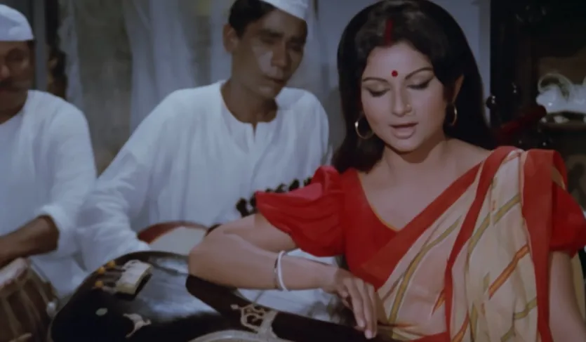 अरबिंद मुखर्जी इस कहानी पर 1970 में बंगाली फिल्म 'निशि पद्मा' बना चुके थे। हिंदी में बनी 'अमर प्रेम' का निर्देशन शक्ति सामंत ने किया था। राजेश खन्ना ने इस रोल में खुद को अच्छे से ढलने के लिए उन्होंने बंगाली फिल्म 'निशी पद्मा' 24 बार देखी थी। यह साल 1972 की 13वीं सबसे ज्यादा कमाई करने वाली फिल्म बन गई थी।