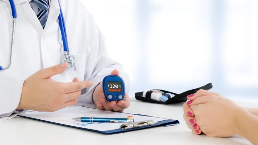 A inclusão de nozes na dieta beneficia indivíduos com diabetes tipo 2. Essas nozes são baixas em carboidratos e grandes quantidades de fibra, o que pode ajudar a controlar os níveis de açúcar no sangue e melhorar a sensibilidade à insulina. Além disso, a gordura saudável encontrada nas nozes pode contribuir para um melhor controle e inflamação da glicose, que são importantes para o gerenciamento do diabetes. A inclusão de nozes na dieta beneficia indivíduos com diabetes tipo 2. Essas nozes são baixas em carboidratos e grandes quantidades de fibra, o que pode ajudar a controlar os níveis de açúcar no sangue e melhorar a sensibilidade à insulina. Além disso, a gordura saudável encontrada nas nozes pode contribuir para um melhor controle e inflamação da glicose, que são importantes para o gerenciamento do diabetes.