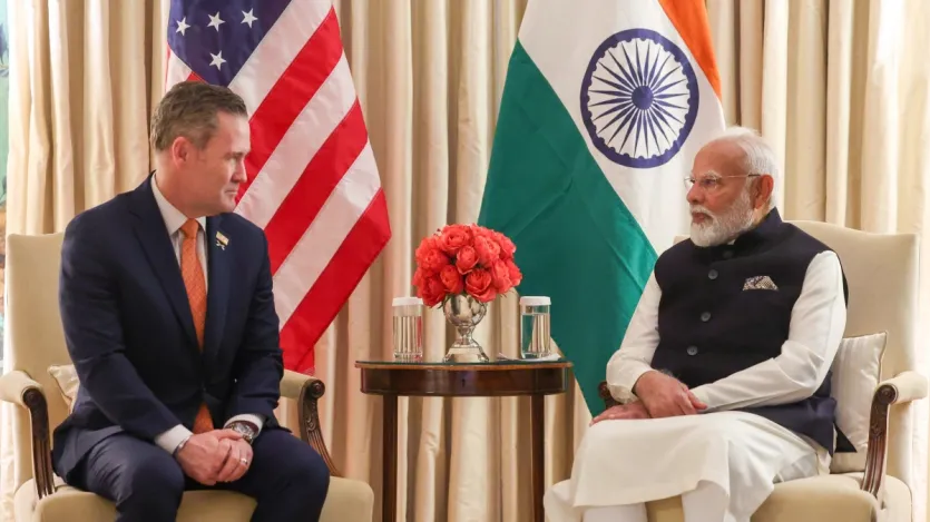 पीएम मोदी ने अमेरिकी राष्ट्रीय सुरक्षा सलाहकार (NSA) माइकल वाल्ट्ज के साथ बैठक की। इस मुलाकात की फोटो सोशल मीडिया प्लेटफॉर्म एक्स पर शेयर करते हुए पीएम मोदी ने लिखा, वाल्ट्ज हमेशा से भारत के बहुत अच्छे मित्र रहे हैं। रक्षा, प्रौद्योगिकी और सुरक्षा भारत-अमेरिका संबंधों के महत्वपूर्ण पहलू हैं। हमने इन मुद्दों पर शानदार चर्चा की। एआई, सेमीकंडक्टर, अंतरिक्ष और अन्य क्षेत्रों में सहयोग की प्रबल संभावना है।
पीएम मोदी ने अमेरिकी राष्ट्रीय सुरक्षा सलाहकार (NSA) माइकल वाल्ट्ज के साथ बैठक की। इस मुलाकात की फोटो सोशल मीडिया प्लेटफॉर्म एक्स पर शेयर करते हुए पीएम मोदी ने लिखा, वाल्ट्ज हमेशा से भारत के बहुत अच्छे मित्र रहे हैं। रक्षा, प्रौद्योगिकी और सुरक्षा भारत-अमेरिका संबंधों के महत्वपूर्ण पहलू हैं। हमने इन मुद्दों पर शानदार चर्चा की। एआई, सेमीकंडक्टर, अंतरिक्ष और अन्य क्षेत्रों में सहयोग की प्रबल संभावना है।