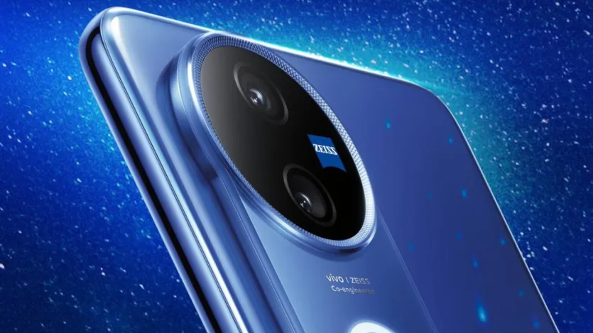 Pengaturan tiga kamera akan tersedia di bagian belakang Vivo V50. Ponsel ini dapat diberikan kamera OIS 50 -megapiksel utama. Selain itu, vivo ini akan datang dengan kamera PECOP 64 -Megapiksel dan kamera lebar 50 megapiksel. Ponsel Vivo akan mendapatkan kamera 50 -megapiksel untuk berkomunikasi dengan video dan video.