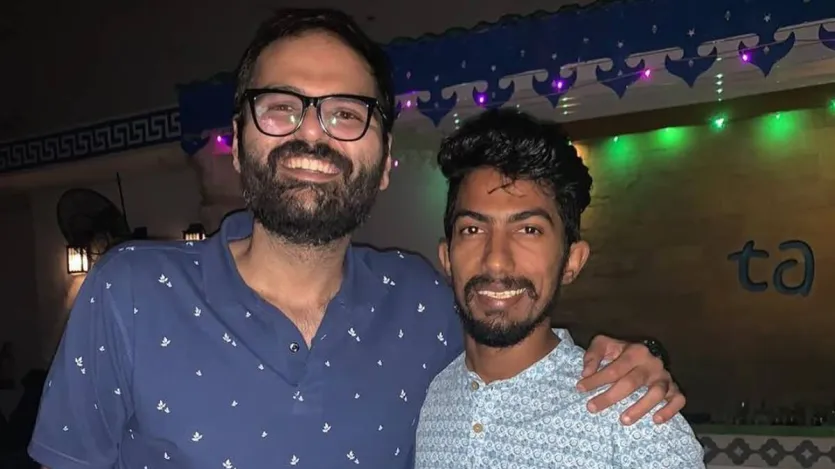 Em 2020, Kunal Kamra se viu no centro de outra controvérsia quando zombou do então chefe de justiça da Índia Sharad Arvind Bobde nas mídias sociais. Em um post, Kamra disse, Em 2020, Kunal Kamra se viu no centro de outra controvérsia quando zombou do então chefe de justiça da Índia Sharad Arvind Bobde nas mídias sociais. Em um post, Kamra disse,