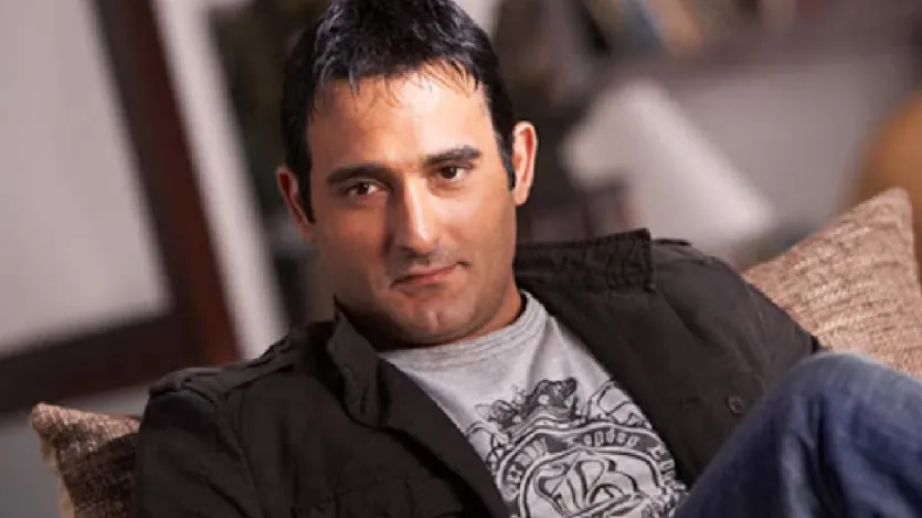 अक्षय ने इंटरव्यू में कहा था, 'कुछ लोग ऐसे होते हैं जिनके साथ काम करना आपके आत्मविश्वास के लिए मुश्किल होता है। मेरे पिता उनमें से एक हैं और अमिताभ बच्चन दूसरे हैं। उनके साथ एक ही फ्रेम में खड़ा होना बहुत मुश्किल है।'