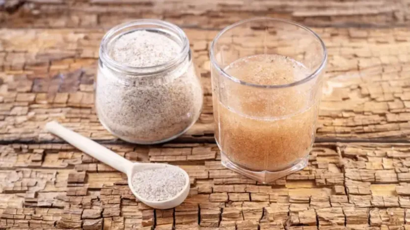 Aqueles que gostam do sabor das frutas, podem misturar casca de silium em um shake de smoothie ou leite. Dá um pouco de textura espessa e aumenta a quantidade de bebidas. Depois de colocar qualquer bebida, a casca de cilírio engrossa rapidamente. É melhor beber smoothie imediatamente depois de fazê -lo para protegê -lo de ficar gelatinoso. Aqueles que gostam do sabor das frutas, podem misturar casca de silium em um shake de smoothie ou leite. Dá um pouco de textura espessa e aumenta a quantidade de bebidas. Depois de colocar qualquer bebida, a casca de cilírio engrossa rapidamente. É melhor beber smoothie imediatamente depois de fazê -lo para protegê -lo de ficar gelatinoso.