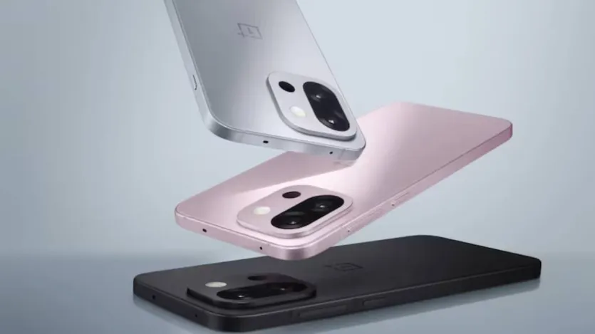 OnePlus 13T आज यानी 24 अप्रैल को घरेलू बाजार में लॉन्च किया जाएगा। वनप्लस का यह फोन साल की शुरुआत में लॉन्च हुए OnePlus 13 की तरह तगड़े फीचर्स के साथ आएगा। कंपनी ने इस फोन के डिजाइन को कॉम्पैक्ट रखा है। इस स्मार्टफोन की कीमत कितनी होगी और इसमें कौन से फीचर्स मिलेंगे? आइए जानते हैं...
