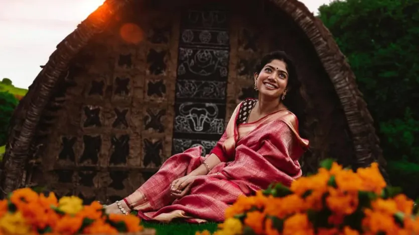 Actress Sai Pallavi is not interested in any identity today. He completed his medical studies from Tabilisi State Medical University Georgia. Sai Pallavi is a doctor as well as a self -trending dancer. She came into the limelight for the first time only by showing the talent of dance. She participated in many reality shows and will now be seen in Ramayana with Ranbir Kapoor soon. Actress Sai Pallavi is not interested in any identity today. He completed his medical studies from Tabilisi State Medical University Georgia. Sai Pallavi is a doctor as well as a self -trending dancer. She came into the limelight for the first time only by showing the talent of dance. She participated in many reality shows and will now be seen in Ramayana with Ranbir Kapoor soon.