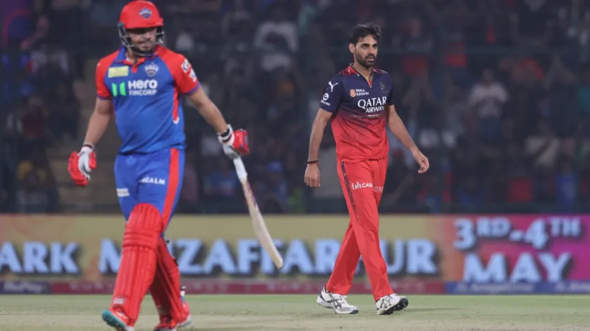 भुवनेश्वर कुमार जिनकी गिनती आईपीएल इतिहास के अब तक के सबसे बेहतरीन गेंदबाजों में की जाती है उनका नाम भी इस लिस्ट में शुमार है, जिसमें उन्होंने कुल 185 मैचों में खेलते हुए 143 वाइड गेंदें फेंकी हैं। भुवनेश्वर आईपीएल में अब तक कुल 193 विकेट हासिल कर चुके हैं। भुवनेश्वर कुमार जिनकी गिनती आईपीएल इतिहास के अब तक के सबसे बेहतरीन गेंदबाजों में की जाती है उनका नाम भी इस लिस्ट में शुमार है, जिसमें उन्होंने कुल 185 मैचों में खेलते हुए 143 वाइड गेंदें फेंकी हैं। भुवनेश्वर आईपीएल में अब तक कुल 193 विकेट हासिल कर चुके हैं।