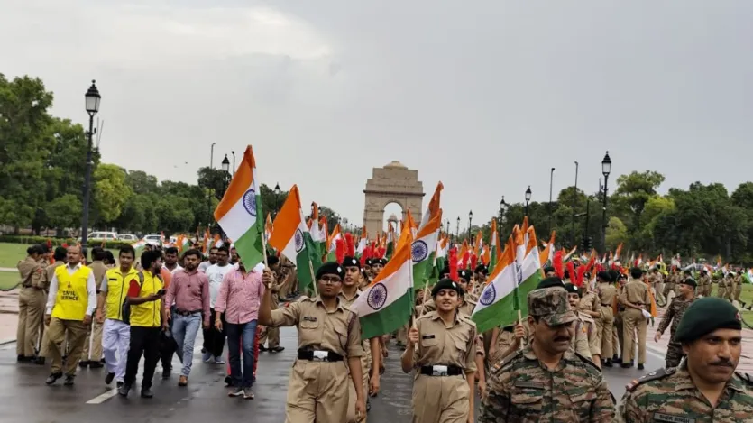 People said that this tricolor journey is being taken out with the aim of supporting operations sindoor, honor of the bravery and valor of India's armies and boosting their morale. People said that this tricolor journey is being taken out with the aim of supporting operations sindoor, honor of the bravery and valor of India's armies and boosting their morale.