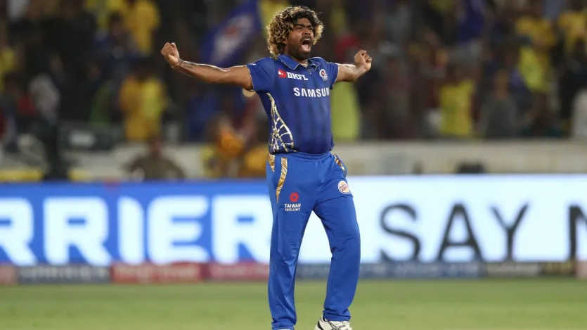 लसिथ मलिंगा जो एक समय आईपीएल में सबसे ज्यादा विकेट हासिल करने के मामले में पहले नंबर पर काबिज थे उनका नाम भी इस लिस्ट के टॉप-5 प्लेयर्स में शामिल है। मलिंगा जिन्होंने आईपीएल में कुल 122 मैच खेले और उसमें वह 170 विकेट लेने में कामयाब रहे हैं, उन्होंने 129 वाइड गेंदें भी फेंकी हैं। लसिथ मलिंगा जो एक समय आईपीएल में सबसे ज्यादा विकेट हासिल करने के मामले में पहले नंबर पर काबिज थे उनका नाम भी इस लिस्ट के टॉप-5 प्लेयर्स में शामिल है। मलिंगा जिन्होंने आईपीएल में कुल 122 मैच खेले और उसमें वह 170 विकेट लेने में कामयाब रहे हैं, उन्होंने 129 वाइड गेंदें भी फेंकी हैं।