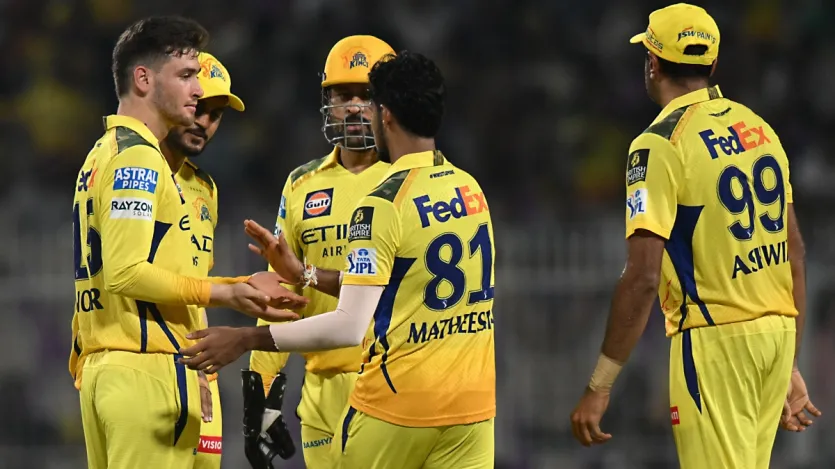 IPL 2025 में चेन्नई सुपर किंग्स का प्रदर्शन बेहद खराब रहा। CSK की टीम ने पॉइंट्स टेबल में आखिरी पायदान पर फिनिश किया। टीम 14 में से सिर्फ 4 मैच ही अपने नाम कर सकी जबकि 10 मैचों में धोनी की टीम को हार का सामना करना पड़ा। आइए जानते हैं IPL में कौन सी टीमों ने सबसे ज्यादा बार आखिरी पायदान पर फिनिश किया है..... IPL 2025 में चेन्नई सुपर किंग्स का प्रदर्शन बेहद खराब रहा। CSK की टीम ने पॉइंट्स टेबल में आखिरी पायदान पर फिनिश किया। टीम 14 में से सिर्फ 4 मैच ही अपने नाम कर सकी जबकि 10 मैचों में धोनी की टीम को हार का सामना करना पड़ा। आइए जानते हैं IPL में कौन सी टीमों ने सबसे ज्यादा बार आखिरी पायदान पर फिनिश किया है.....