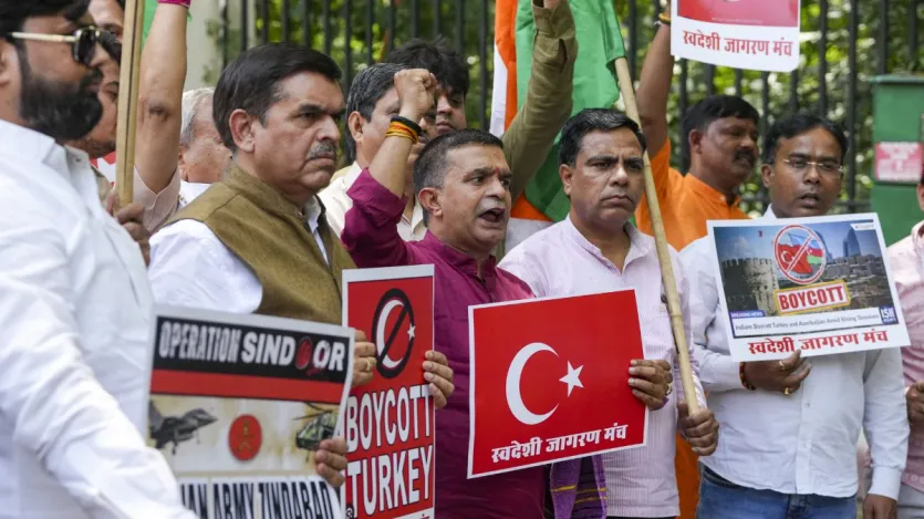 Today, at the National Trade Conference organized by the Confederation of All India Traders i.e. CAIT in the capital Delhi, more than 125 top trading leaders from across the country unanimously pledged that India's business community will fully boycott every type of business and business relations with Turkish and Azerbaijan, including travel and tourism. Opposition to Türkiye is increasing in the country.