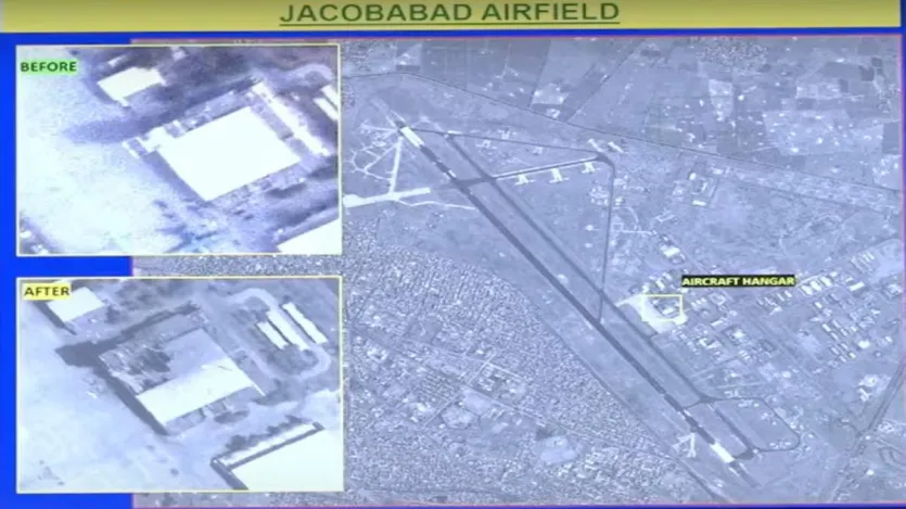 The Indian Army has also caused a lot of damage to Pakistan's Jakobabad airbase. Pictures released by the army can be seen that the runways and buildings of this airbase have suffered significant damage. The Indian Army has also caused a lot of damage to Pakistan's Jakobabad airbase. Pictures released by the army can be seen that the runways and buildings of this airbase have suffered significant damage.