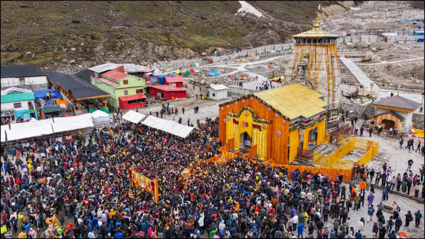 एक अच्छी और आरामदायक यात्रा के लिए आप सितंबर के बाद भी जाने का प्लान कर सकते हैं। इस समय पर आपको भीड़ भी बाकी समय से कम देखने को मिलेगी। हालांकि बारिश के बाद रास्ते खराब हो सकते हैं। इसलिए प्लानिंग के साथ ही निकलें। एक अच्छी और आरामदायक यात्रा के लिए आप सितंबर के बाद भी जाने का प्लान कर सकते हैं। इस समय पर आपको भीड़ भी बाकी समय से कम देखने को मिलेगी। हालांकि बारिश के बाद रास्ते खराब हो सकते हैं। इसलिए प्लानिंग के साथ ही निकलें।