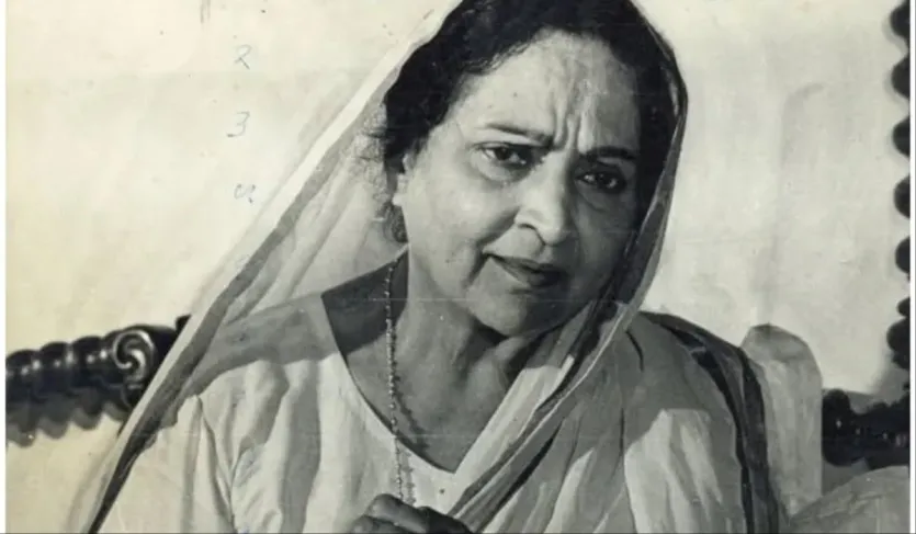 Durga Khote is famous as one of the top ten actresses who play the mother in Hindi cinema. In notable demonstrations, K.K. Asif's 'Mughal-e-Azam' (1960) includes Jodha Bai, for which she got a Filmfare Nomination for Best Supporting Actress and Vijay Bhatt's 'Bharat Milap' (1942) received a lot of love for Kaikeyi. Not only this, a postage stamp was issued on Durga Khote by Indian Post on 3 May 2013 in honor of his contribution to Indian cinema. Durga Khote is famous as one of the top ten actresses who play the mother in Hindi cinema. In notable demonstrations, K.K. Asif's 'Mughal-e-Azam' (1960) includes Jodha Bai, for which she got a Filmfare Nomination for Best Supporting Actress and Vijay Bhatt's 'Bharat Milap' (1942) received a lot of love for Kaikeyi. Not only this, a postage stamp was issued on Durga Khote by Indian Post on 3 May 2013 in honor of his contribution to Indian cinema.
